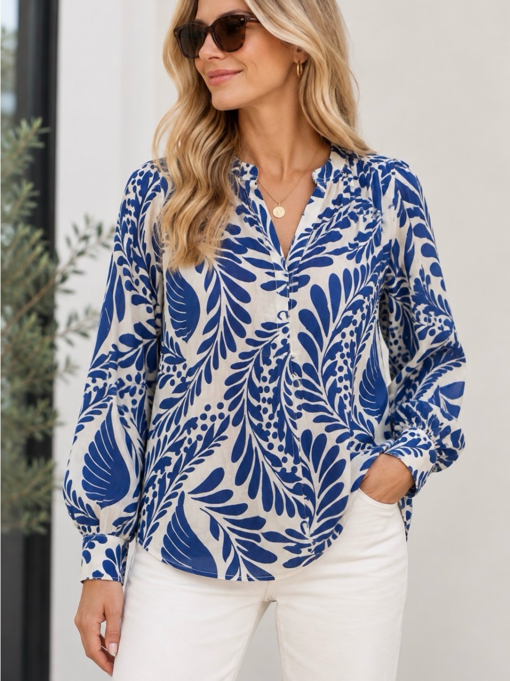 H&M Blue Floral V-Neck Long Sleeve Women's Top
